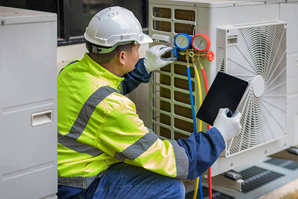 Professional Hvac technician working in Peachtree City, GA